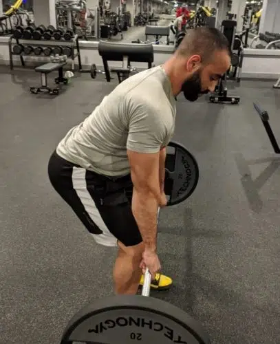 man performing Isometric deadlift to help with sticking points
